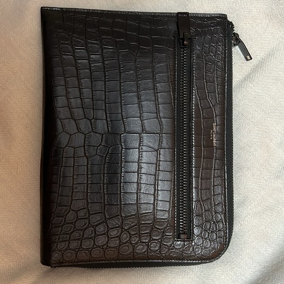 YSL Crocodile Embossed iPad Case - Picture 7 of 10